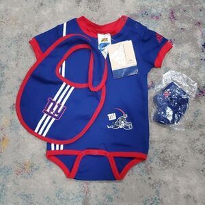 NY Giants NFL Adidas Onsie with Matching Bib and Socks Size 6/9 Months